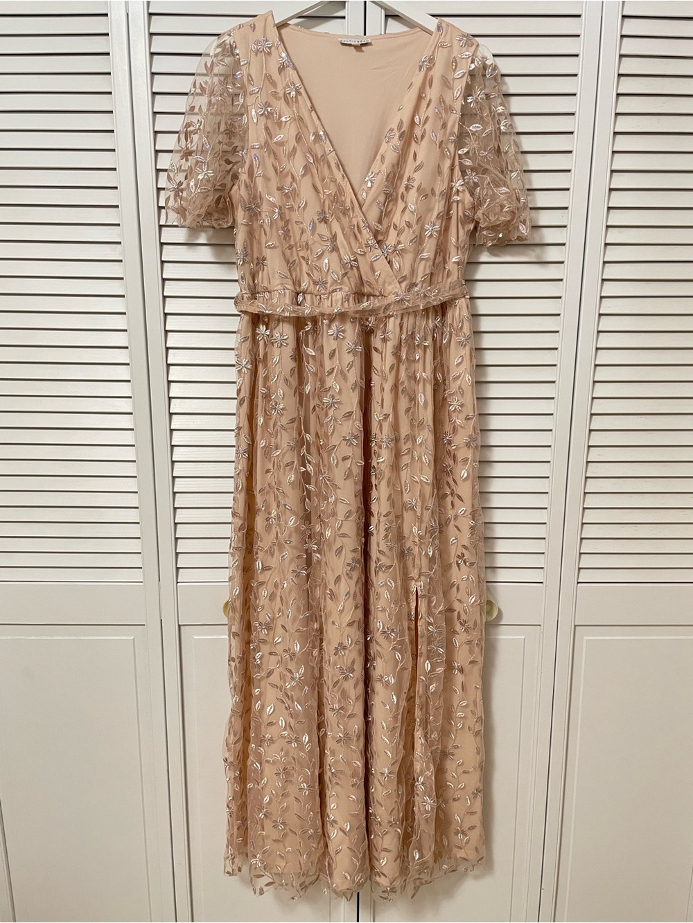 Baltic Born 1XL Blush Pink Embroidered Sequin Silver Maxi Dress Slit V-neck Tie